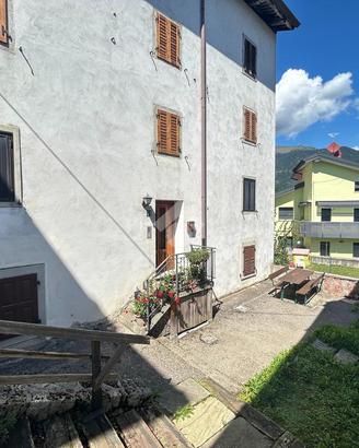 3 LOCALI A SUTRIO
