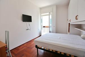 Stanza matrimoniale USO SINGOLA con balcone