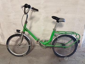 Bicicletta pieghevole vintage verde