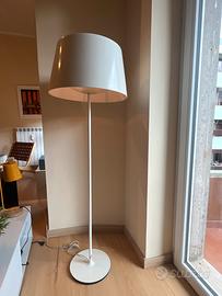 Lampada da terra moderna