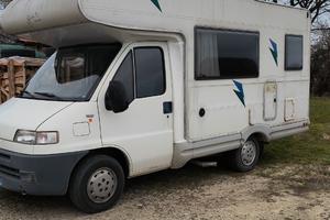 Camper MC Louis 410. Td 19 del 2002