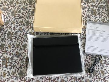 Cover iPad 10,9" con predisposizione per Tastiera