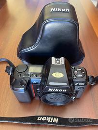 Nikon F801 con dorso-data MF-21