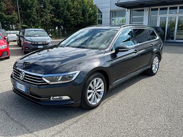 Volkswagen Passat Variant 2.0 TDI DSG Business Blu