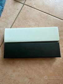 Penna marca Parker. Colore scrittura nero.