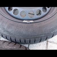 4 gomme da neve più cerchi in ferro, misura 185/60