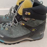 Scarponi SALEWA n 38 come NUOVI