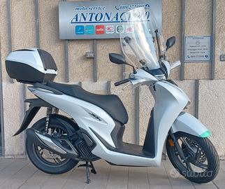 Honda SH 150 Matte Pearl Cool White in pronta cons