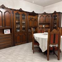 Cristalliera, tavolo allunganile con 6 sedie