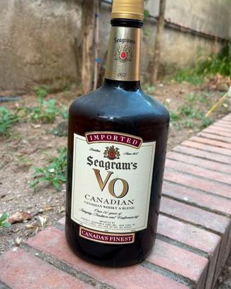 Seagram's V.O. Canadian Whisky vintage