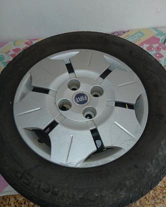 cerchi  ferro  copri cerchio panda e gomme 