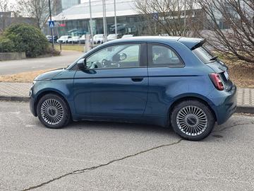 Fiat 500E 3+1 ICON KW 42