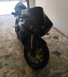 Motocicletta Yamaha R1