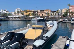 SACS 12 STRATOS 2X300 HP MERCURY V8 FB 150 ORE