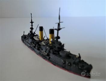 WIKING BORGDINO CORAZZATA RUSSA in METALLO 1:1250