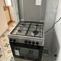 Cucina 4 fuochi + forno elettrico