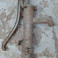 Antica pompa a bilancere