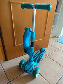 Monopattino 3 ruote e seduta