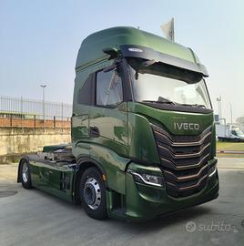 Trattore stradale IVECO S-WAY