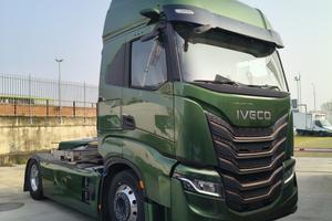 Trattore stradale IVECO S-WAY