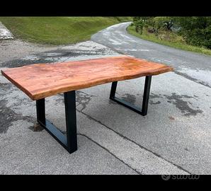 Tavolo in legno