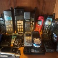 Cellulari vintage di varie marche