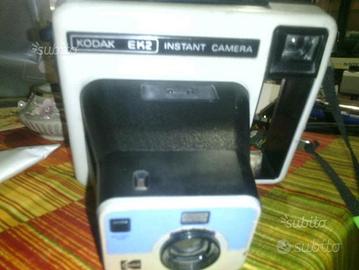 Macchina fotografica istantanea kodak ek2