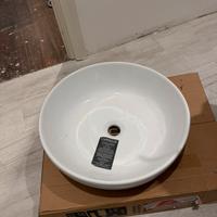 Lavabo da appoggio di design nuovo