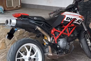 Ducati Hypermotard 796