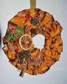 Ghirlande e centrotavola natalizi fatti a mano