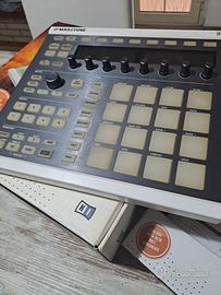 NATIVE INSTRUMENTS Maschine MK2 White + Custom Kit