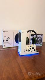 Xbox series S- st. ricarica e raffred. + cuffie