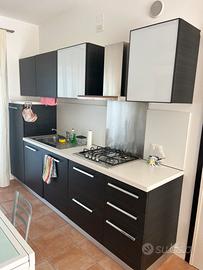 Cucina come nuova con elettrodomestici