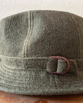 cappello verde in stile tirolese/outdoor