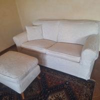 Divano 2 posti con puff