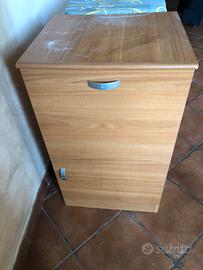 Mobilino con asse da stiro pieghevole