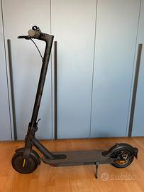 Monopattino Elettrico Xiaomi Essential + Borsa