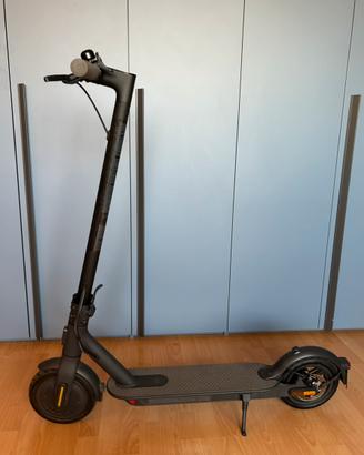Monopattino Elettrico Xiaomi Essential + Borsa