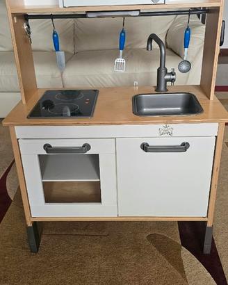 Cucina per bambine.
