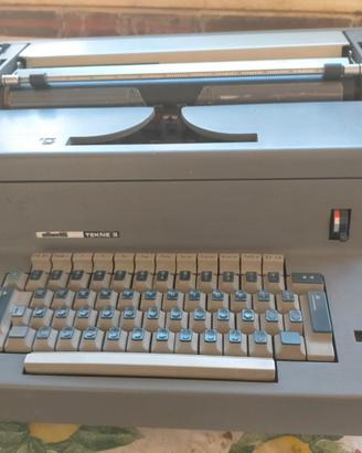 Macchina da scrivere Olivetti tekne 3 anni 80