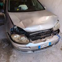 Volkswagen Golf 5 2007 incidentata marciante