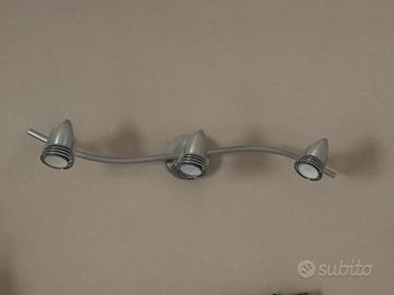 Applique con tre faretti led