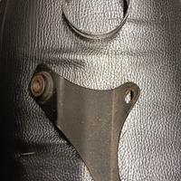 Staffa e fascetta silenziatore 