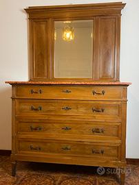 Cassettone antico con piano in marmo e specchiera