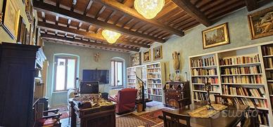 Appartamento di 200 m² con più di 5 locali a Terni