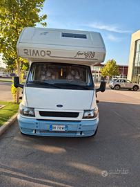 camper mansardato posti 7