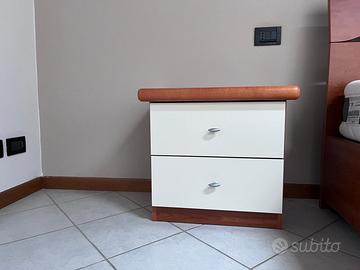 Coppia di comodini camera da letto in legno