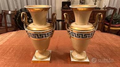 Coppia di vasi in porcellana di Vienna, circa 1820