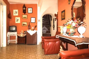 CASA SEMINDIPENDENTE A FERRAZZANO