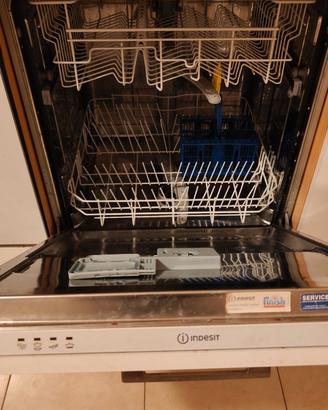 Lavastoviglie Indesit